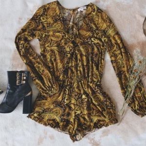 PrettyLittleThing Shorts - Multi print romper PrettyLittleThing Shorts - Multi print romper